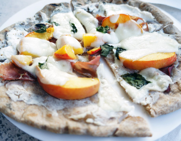 Grilled-Peach-Pizza8