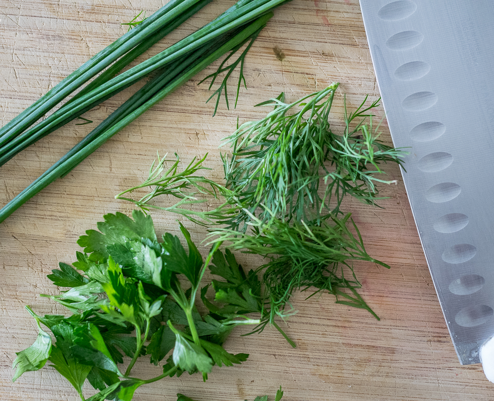Chive, parsley, dill herb mixture for ranch dressing.