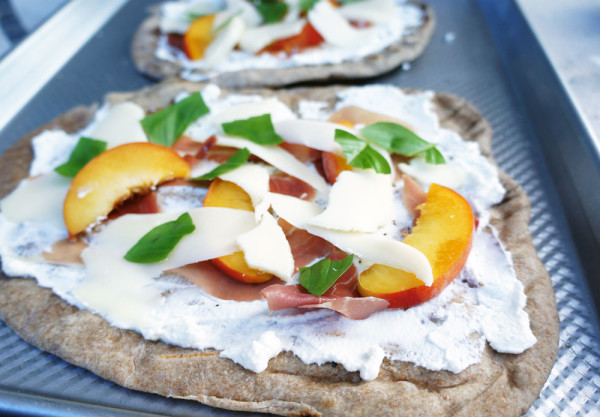 Grilled-Peach-Pizza6