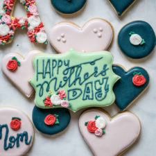 How to Trace onto Cookies (Mother’s Day Cookies)